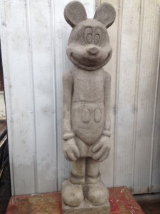 Escultura cemento  mickey mouse disney